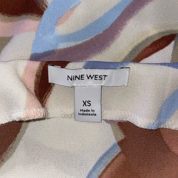 Nine West v neck patterned cami size XS - Picture 3 of 3